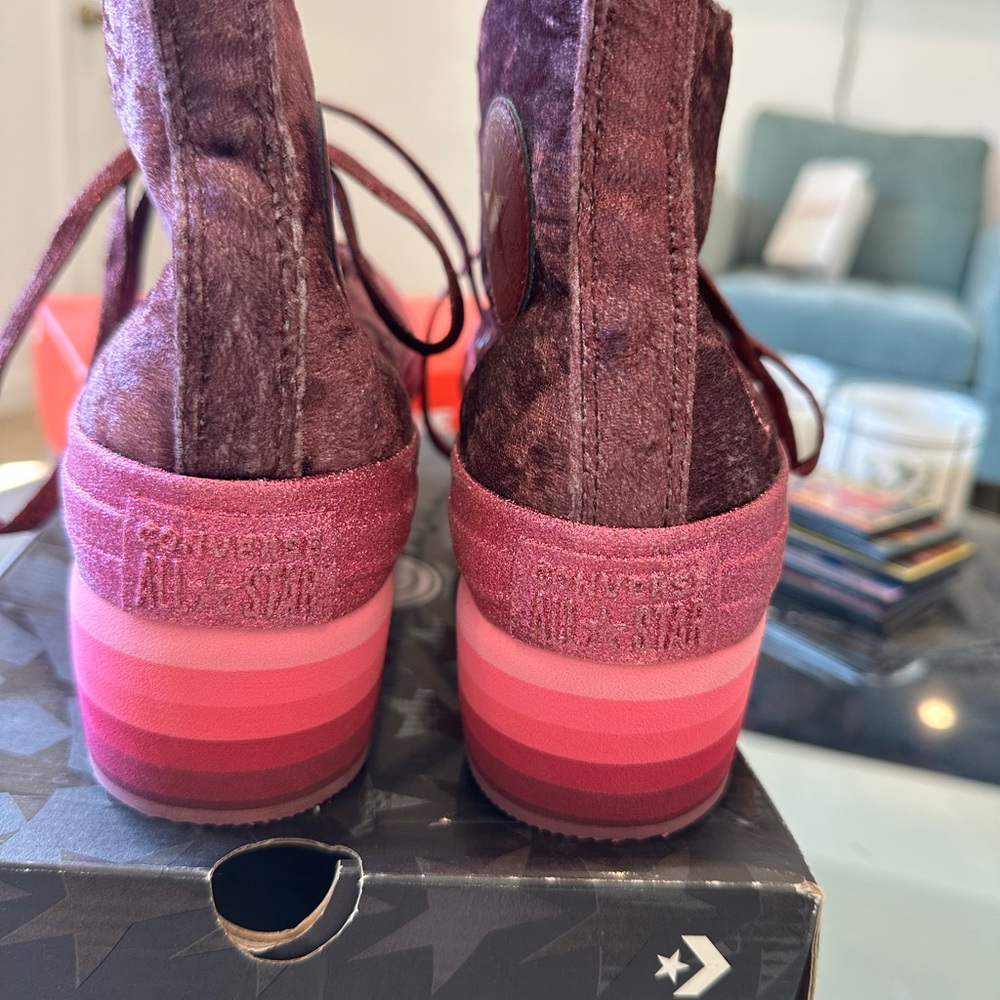 Miley Cyrus x Converse New in Box - Picture 4 of 6